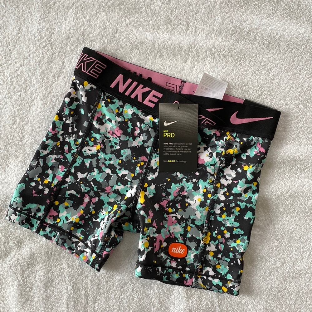 NWT Girls Nike Pro Tight Fit Training shorts